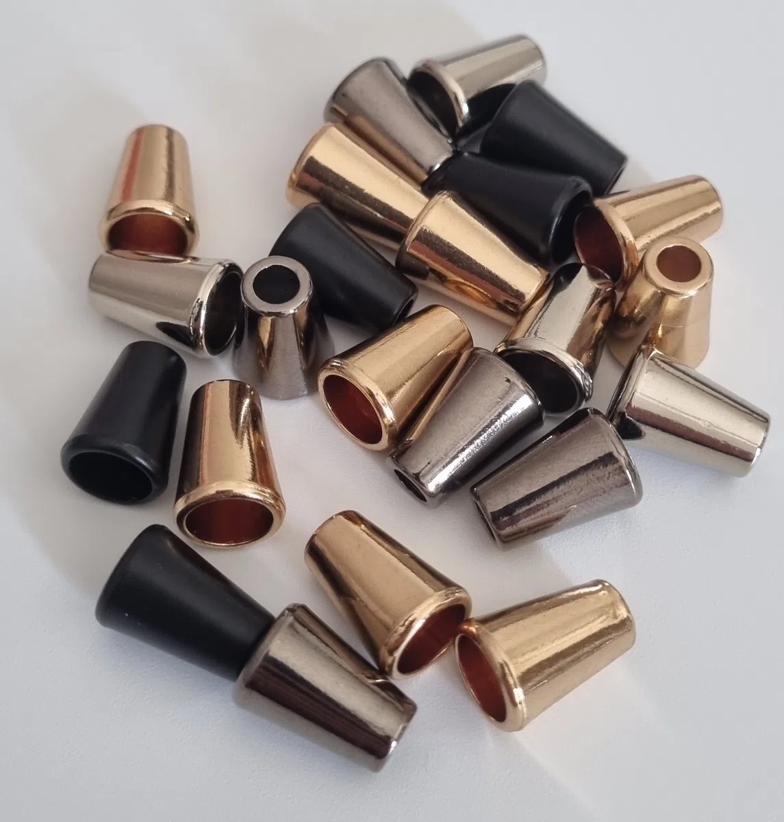 Końcówka metalowa 15 mm czarne srebro 2szt
